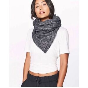 Lululemon Vinyasa Scarf Blue and Gray Striped